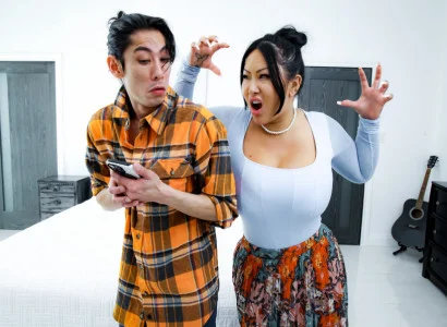 Con trai ấy khiến mẹ kế xăm trổ hàng múp lên đỉnh